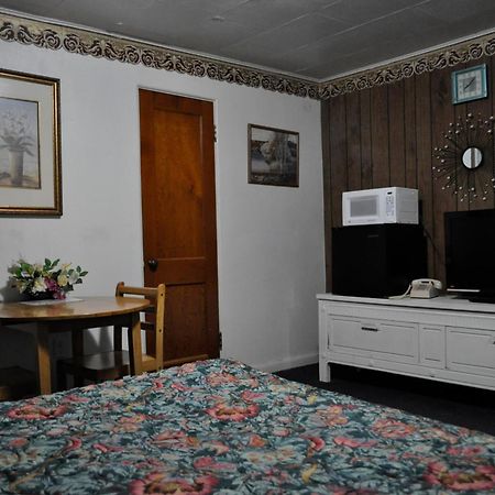 Western Motel Lovell Bagian luar foto